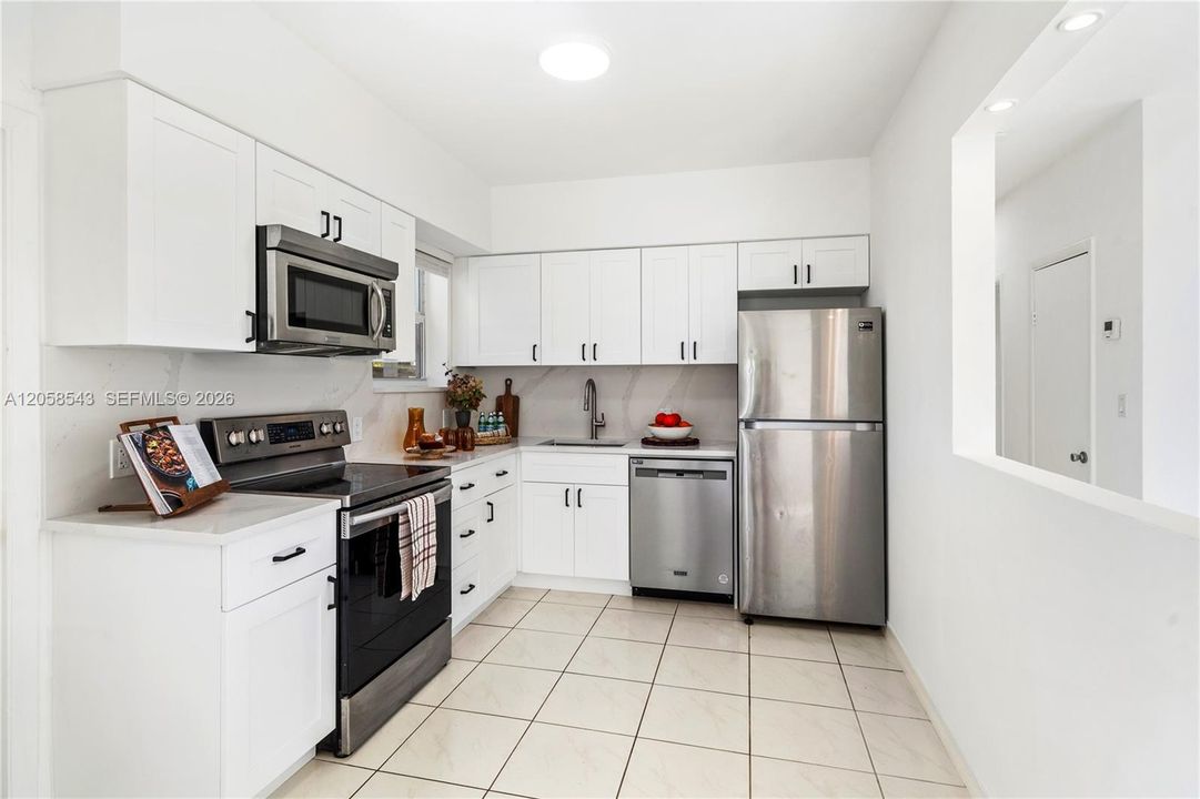 En Renta: $3,495 (3 camas, 2 baños, 1076 Pies cuadrados)