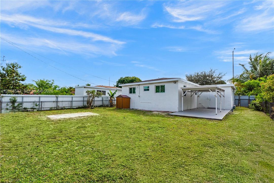 En Renta: $3,495 (3 camas, 2 baños, 1076 Pies cuadrados)