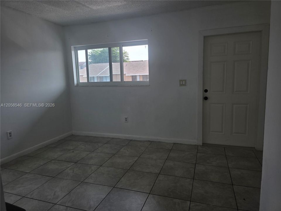 En Renta: $1,975 (2 camas, 1 baños, 16360 Pies cuadrados)