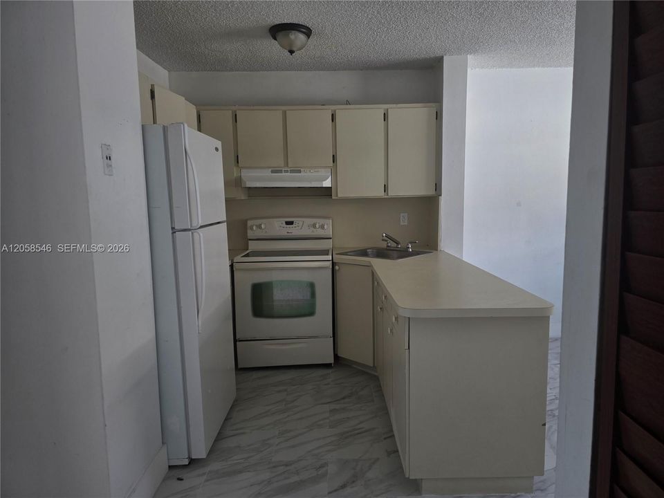 En Renta: $1,975 (2 camas, 1 baños, 16360 Pies cuadrados)