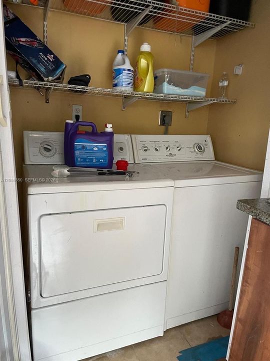 For Rent: $2,400 (2 beds, 1 baths, 1848 Square Feet)