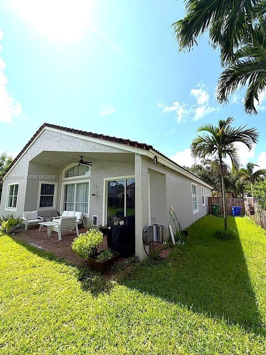 На продажу: $689,900 (3 спален, 2 ванн, 1882 Квадратных фут)