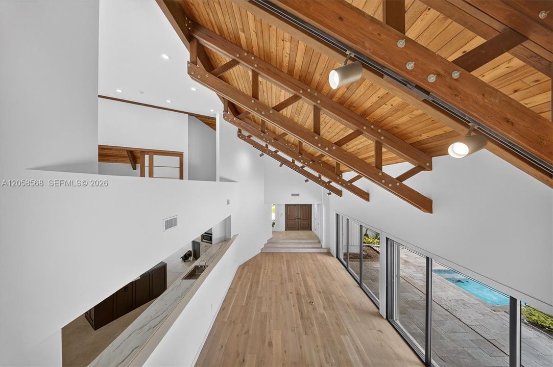 На продажу: $3,250,000 (5 спален, 3 ванн, 3889 Квадратных фут)