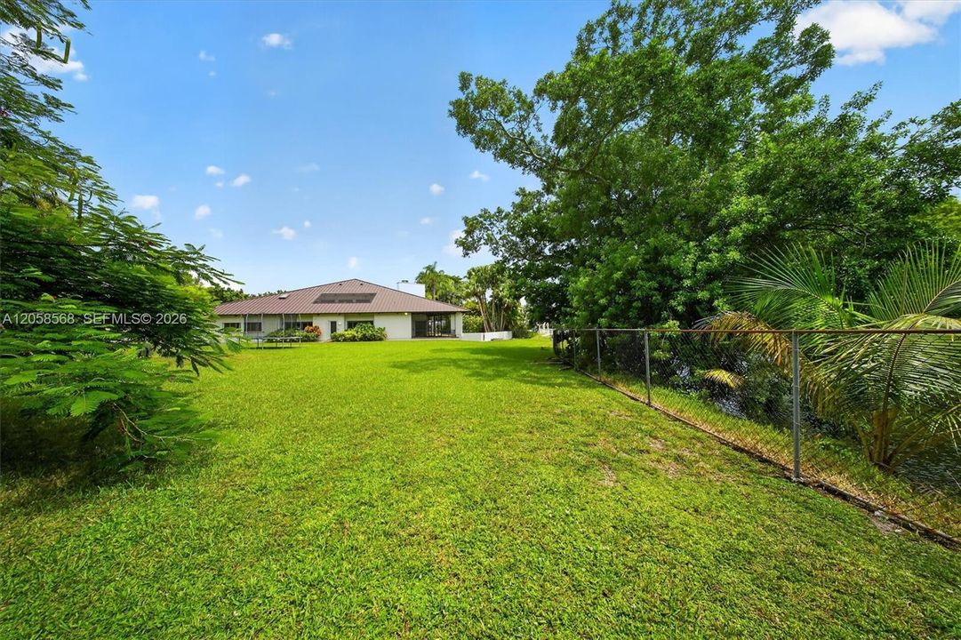 For Sale: $3,150,000 (5 beds, 3 baths, 3889 Square Feet)