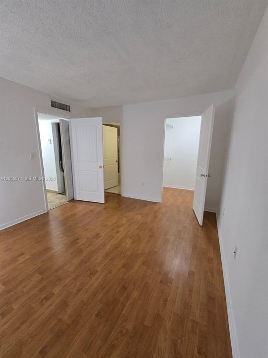 На продажу: $285,000 (3 спален, 2 ванн, 1165 Квадратных фут)