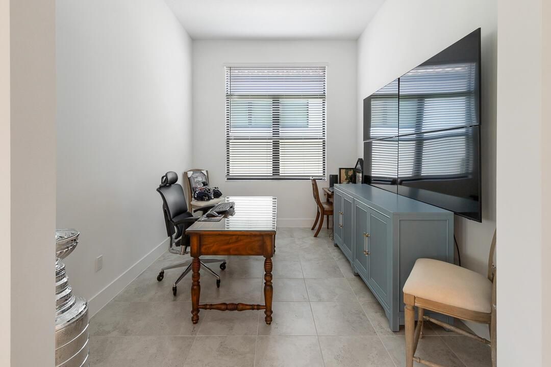 Flex Room Office