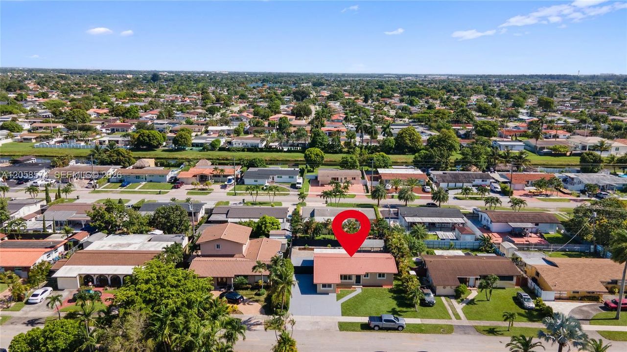 На продажу: $579,900 (4 спален, 2 ванн, 1574 Квадратных фут)