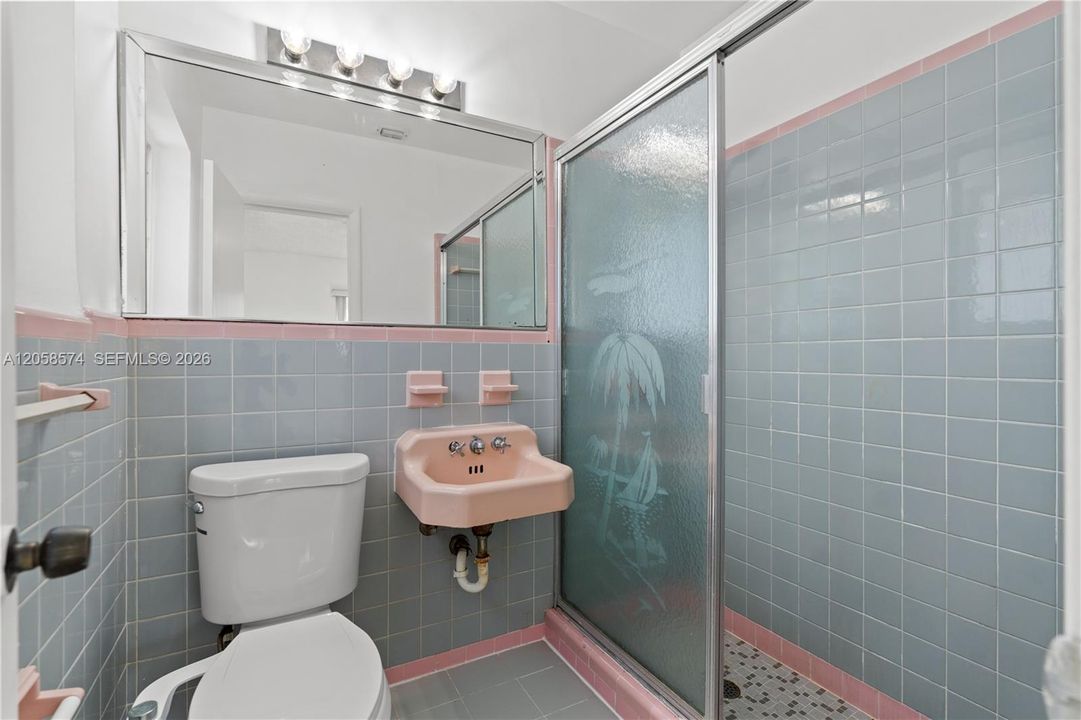 На продажу: $579,900 (4 спален, 2 ванн, 1574 Квадратных фут)