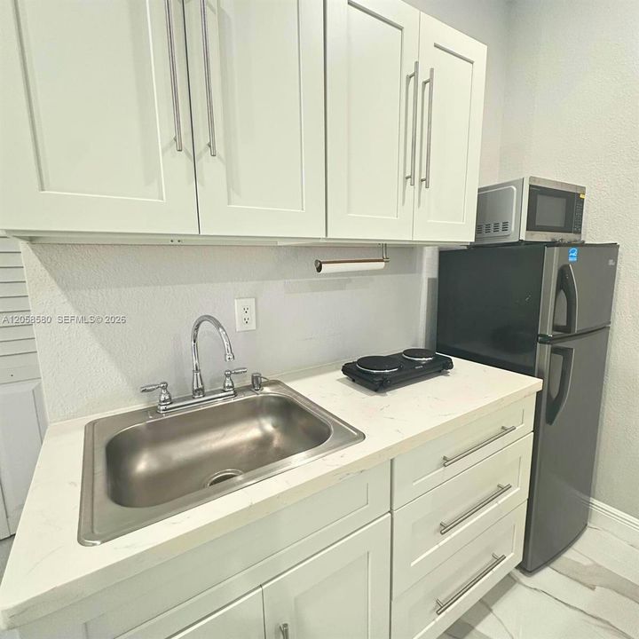 В аренду: $1,290 (0 спален, 1 ванн, 0 Квадратных фут)