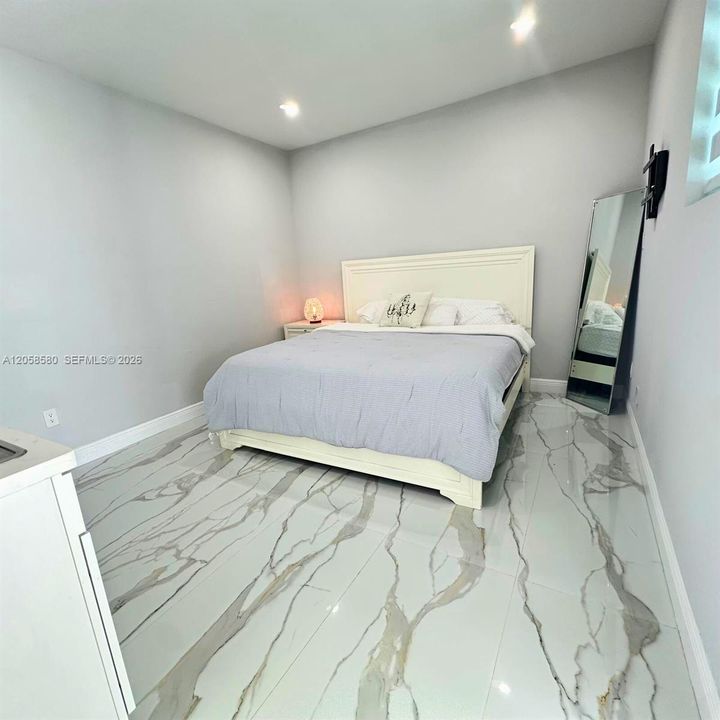 В аренду: $1,290 (0 спален, 1 ванн, 0 Квадратных фут)