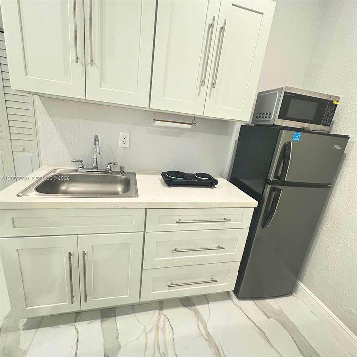 В аренду: $1,290 (0 спален, 1 ванн, 0 Квадратных фут)