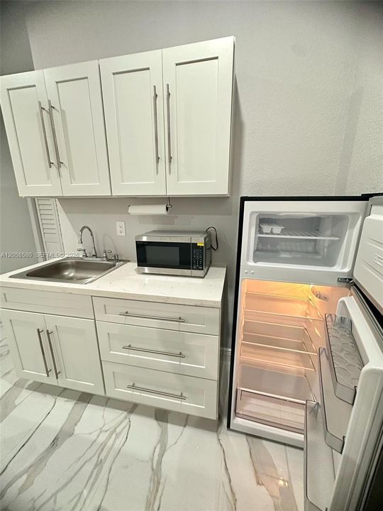 В аренду: $1,290 (0 спален, 1 ванн, 0 Квадратных фут)