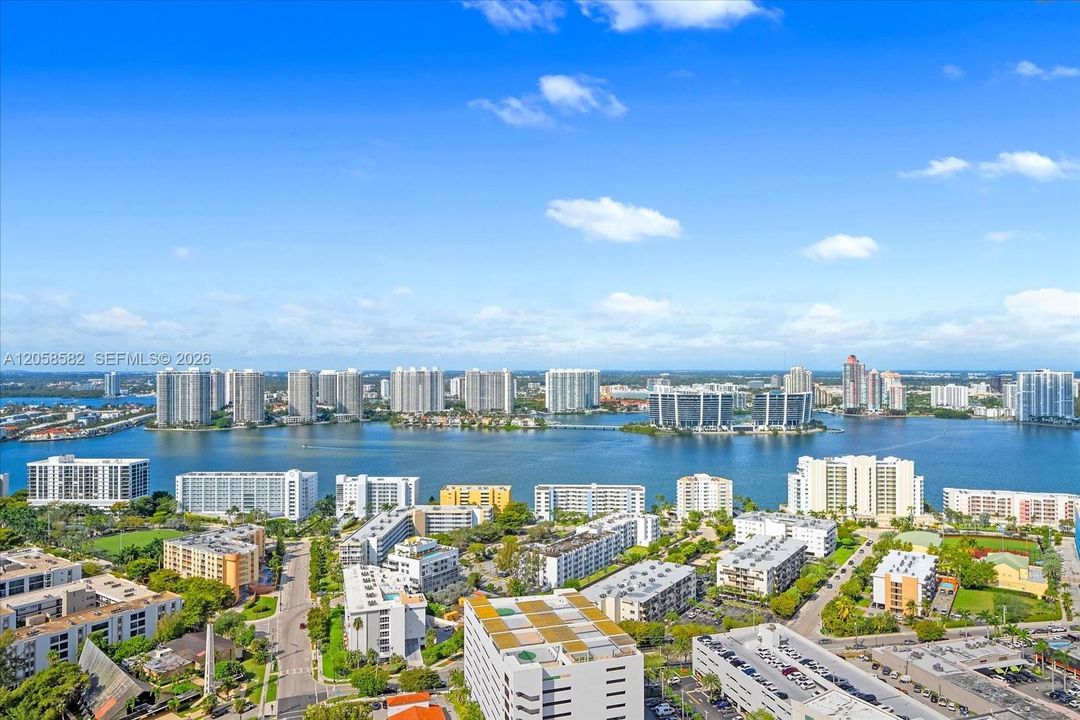 For Rent: $60,000 (5 beds, 7 baths, 3803 Square Feet)