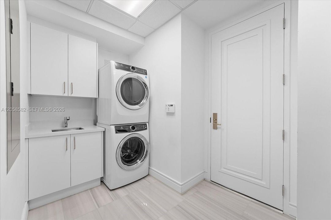 For Rent: $60,000 (5 beds, 7 baths, 3803 Square Feet)