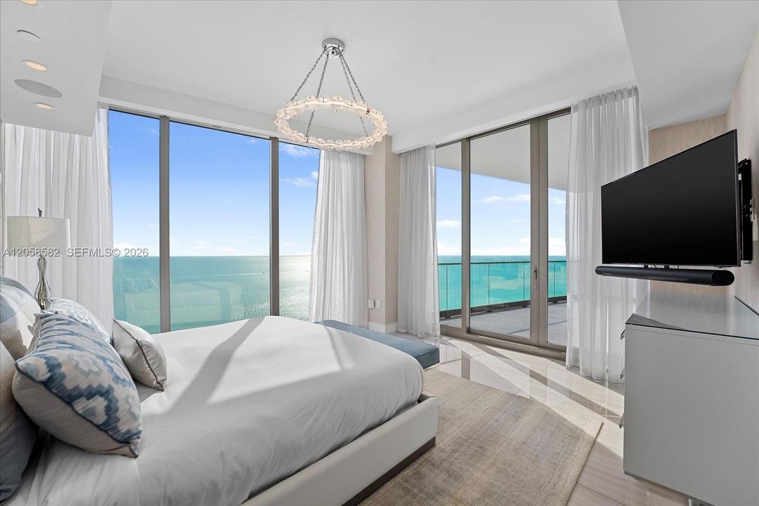 For Rent: $60,000 (5 beds, 7 baths, 3803 Square Feet)