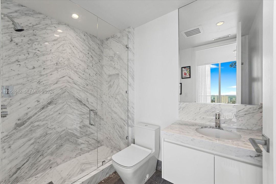 For Rent: $60,000 (5 beds, 7 baths, 3803 Square Feet)