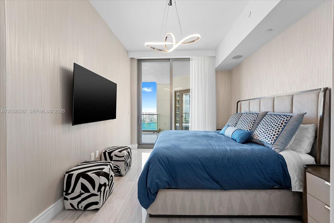 For Rent: $60,000 (5 beds, 7 baths, 3803 Square Feet)