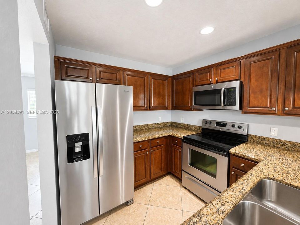 For Rent: $3,300 (2 beds, 2 baths, 1200 Square Feet)