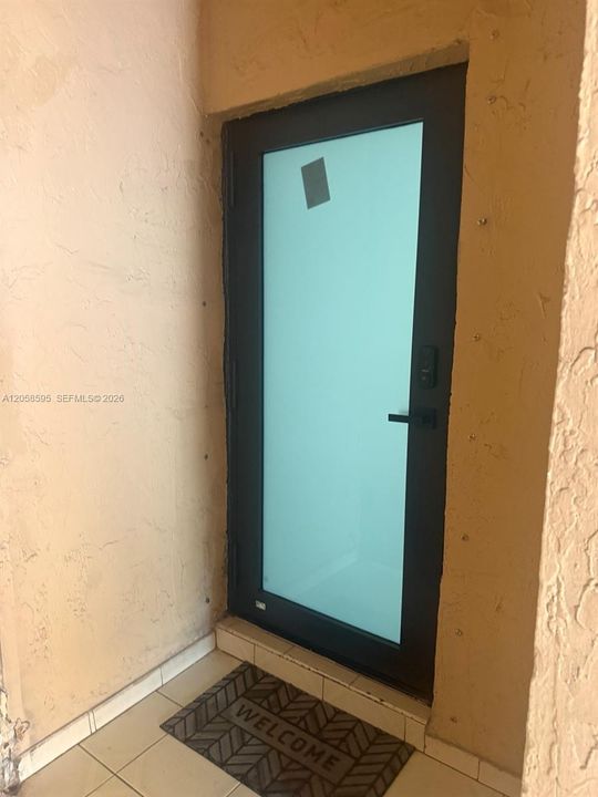 На продажу: $275,000 (2 спален, 1 ванн, 720 Квадратных фут)