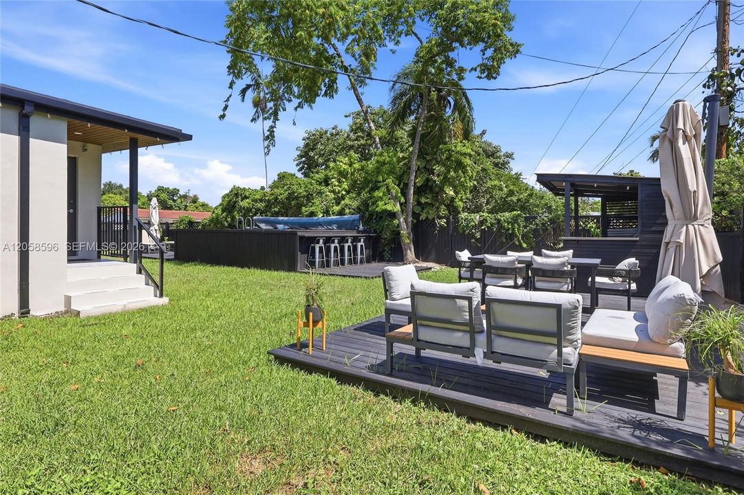 For Sale: $1,100,000 (3 beds, 2 baths, 1314 Square Feet)
