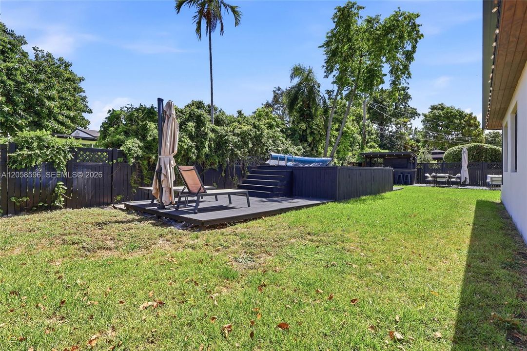 For Sale: $1,100,000 (3 beds, 2 baths, 1314 Square Feet)