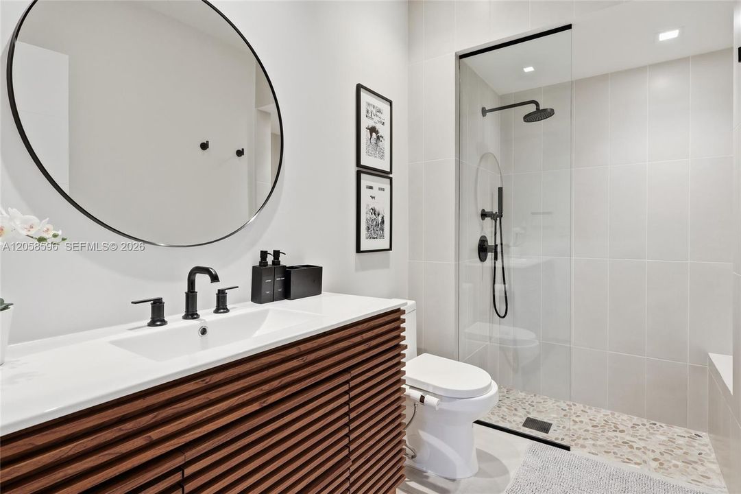 For Sale: $1,100,000 (3 beds, 2 baths, 1314 Square Feet)
