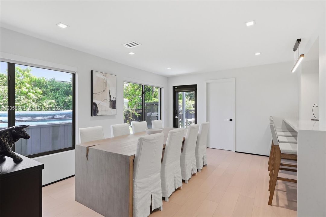 For Sale: $1,100,000 (3 beds, 2 baths, 1314 Square Feet)