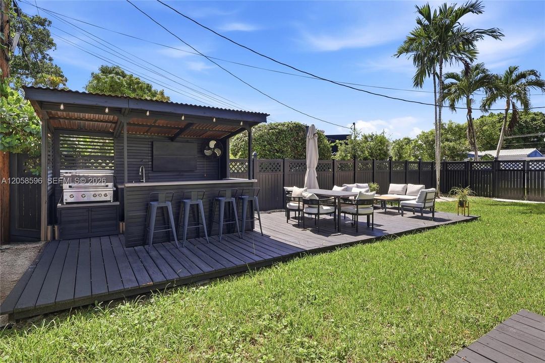 For Sale: $1,100,000 (3 beds, 2 baths, 1314 Square Feet)