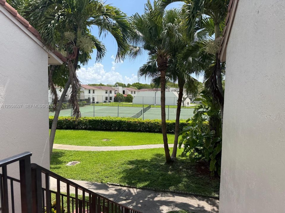 For Sale: $385,000 (3 beds, 2 baths, 1215 Square Feet)