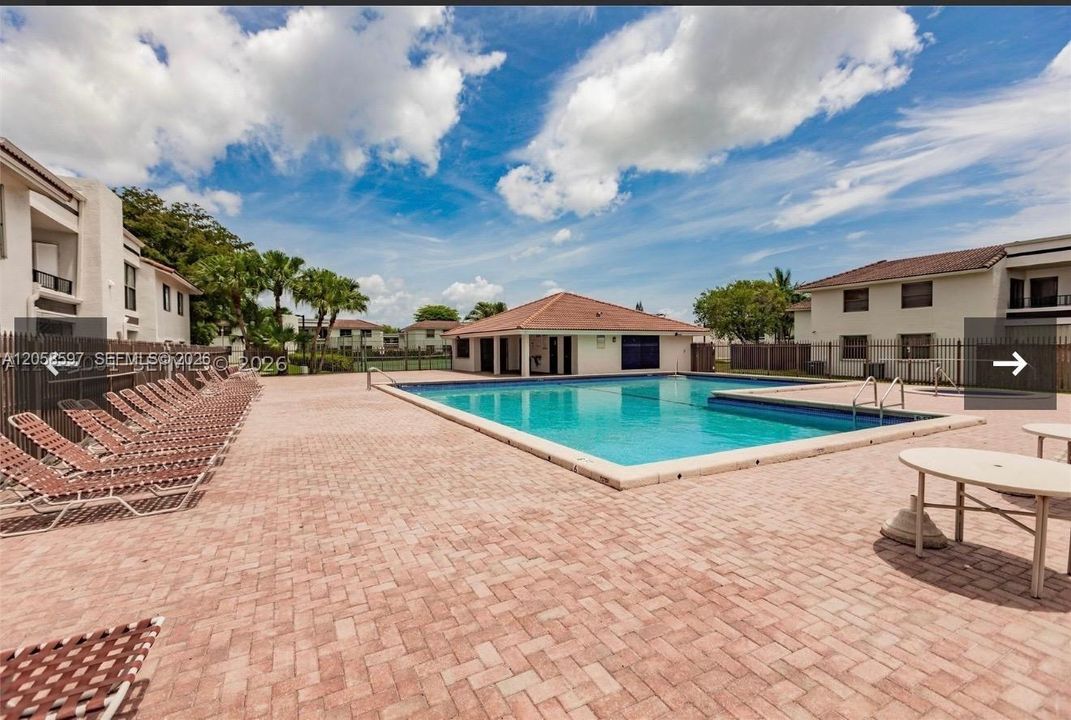 For Sale: $385,000 (3 beds, 2 baths, 1215 Square Feet)