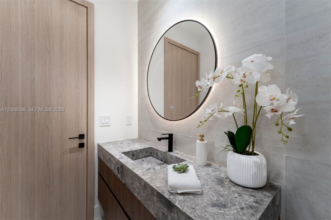For Sale: $4,225,000 (4 beds, 4 baths, 3150 Square Feet)