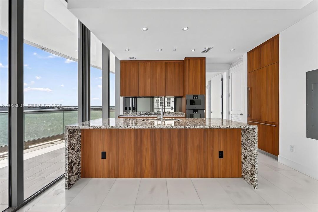 For Rent: $9,200 (2 beds, 2 baths, 1102 Square Feet)