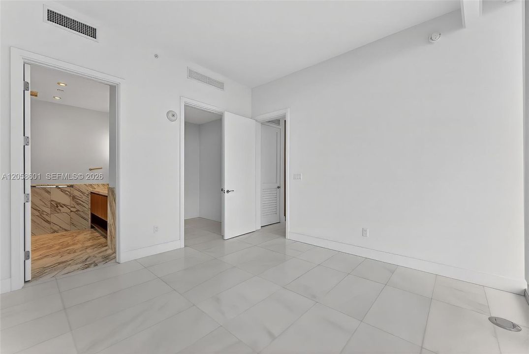 For Rent: $9,200 (2 beds, 2 baths, 1102 Square Feet)