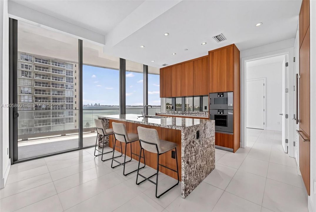 For Rent: $9,200 (2 beds, 2 baths, 1102 Square Feet)