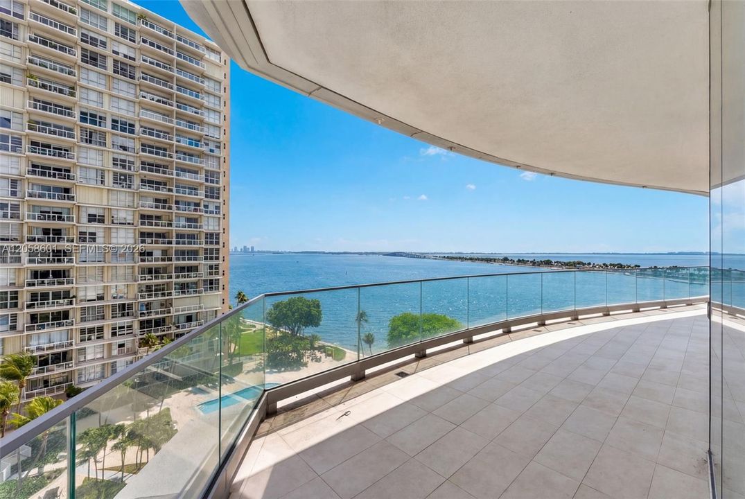 For Rent: $9,200 (2 beds, 2 baths, 1102 Square Feet)