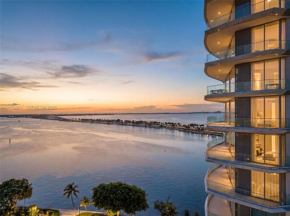 For Rent: $9,200 (2 beds, 2 baths, 1102 Square Feet)