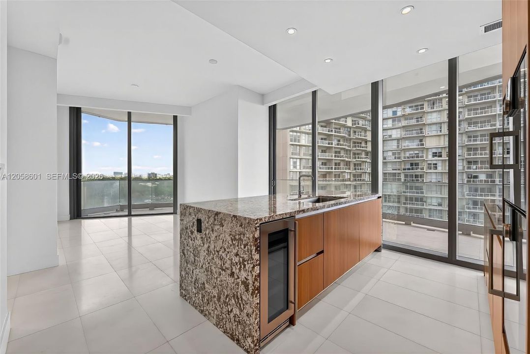 For Rent: $9,200 (2 beds, 2 baths, 1102 Square Feet)