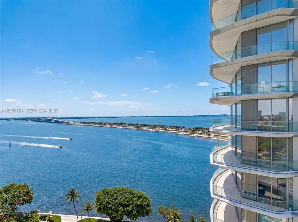 For Rent: $9,200 (2 beds, 2 baths, 1102 Square Feet)