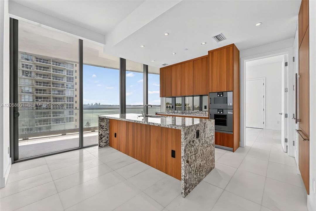 For Rent: $9,200 (2 beds, 2 baths, 1102 Square Feet)