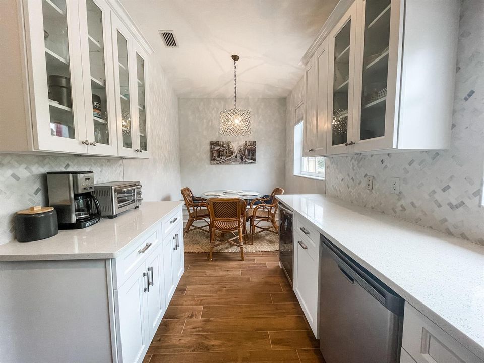 8402 Mulligan kitchen 3