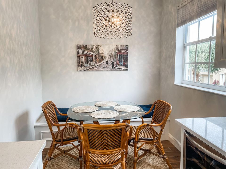 8402 Mulligan Dining