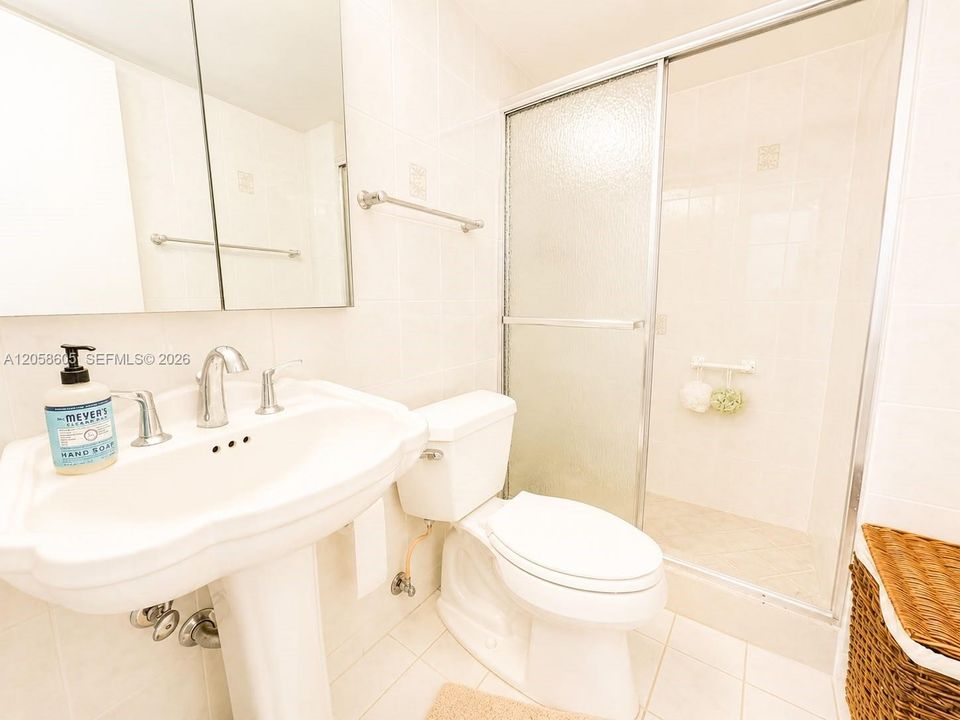 В аренду: $2,750 (1 спален, 2 ванн, 1010 Квадратных фут)