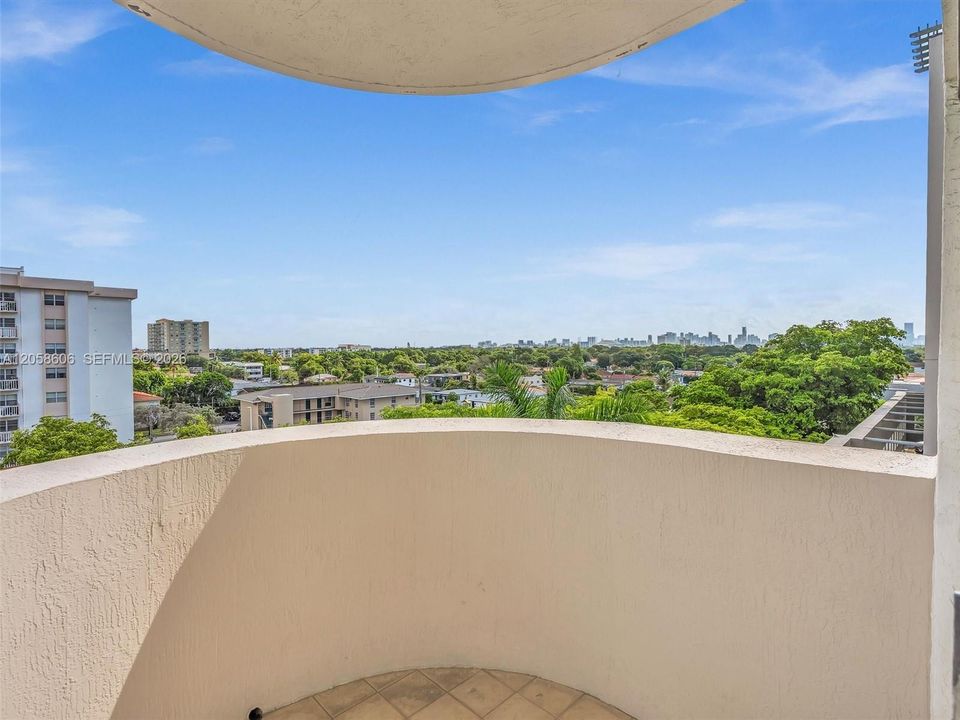 Douglas Grand Condo FOR SALE  50 MENORES AVE APT 518 CORAL GABLES, FL 33134