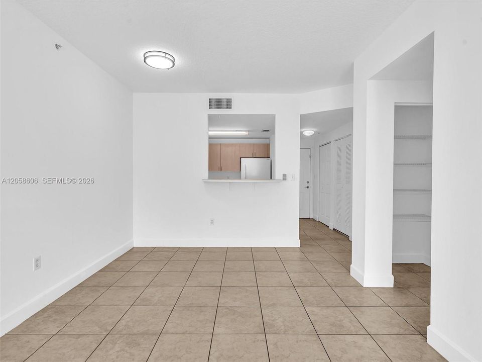 Douglas Grand Condo FOR SALE  50 MENORES AVE APT 518 CORAL GABLES, FL 33134