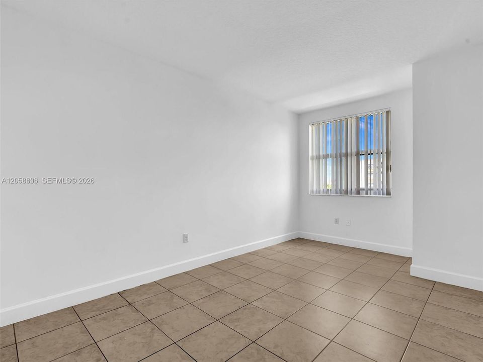 Douglas Grand Condo FOR SALE  50 MENORES AVE APT 518 CORAL GABLES, FL 33134