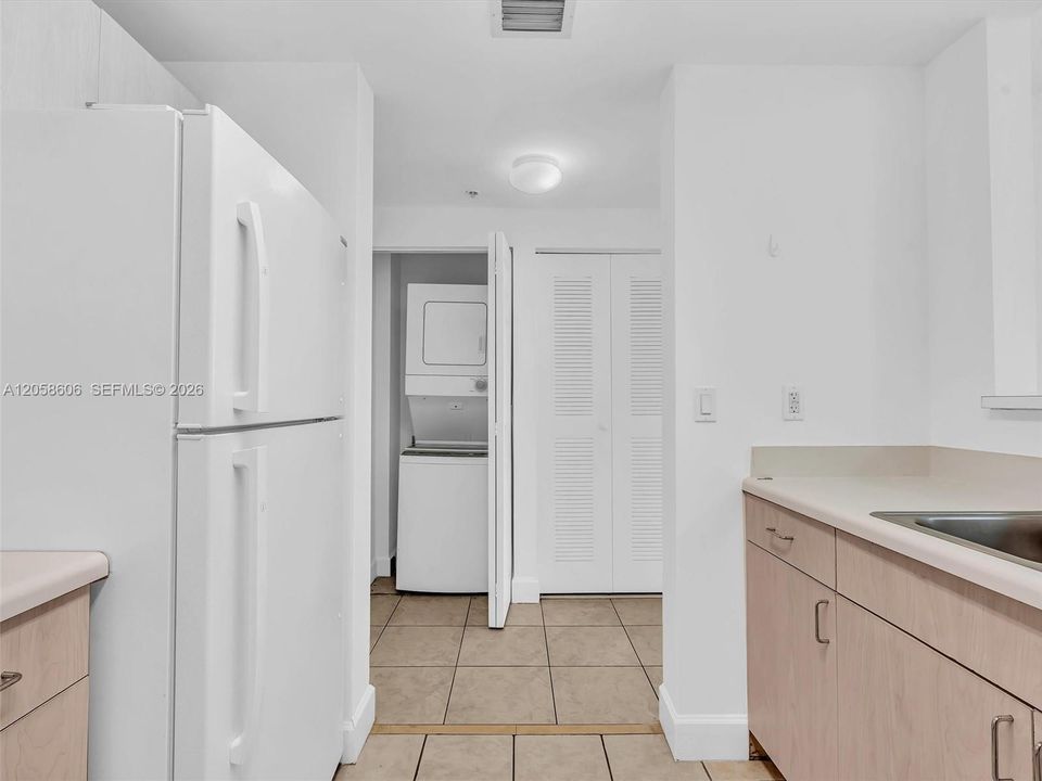 Douglas Grand Condo FOR SALE  50 MENORES AVE APT 518 CORAL GABLES, FL 33134