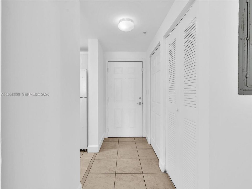 Douglas Grand Condo FOR SALE  50 MENORES AVE APT 518 CORAL GABLES, FL 33134