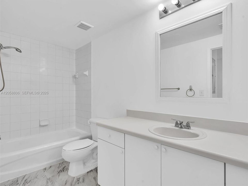 Douglas Grand Condo FOR SALE  50 MENORES AVE APT 518 CORAL GABLES, FL 33134
