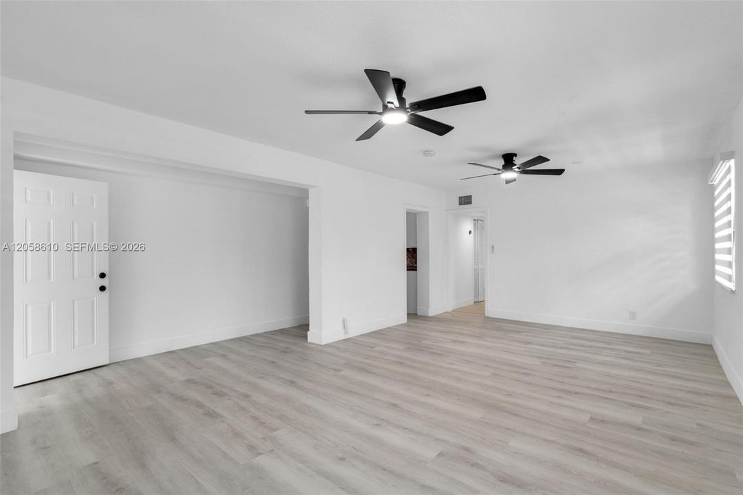 For Sale: $700,000 (5 beds, 3 baths, 1968 Square Feet)