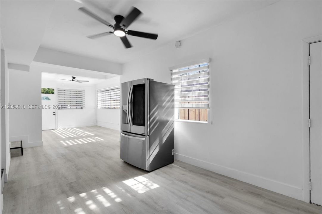 For Sale: $700,000 (5 beds, 3 baths, 1968 Square Feet)